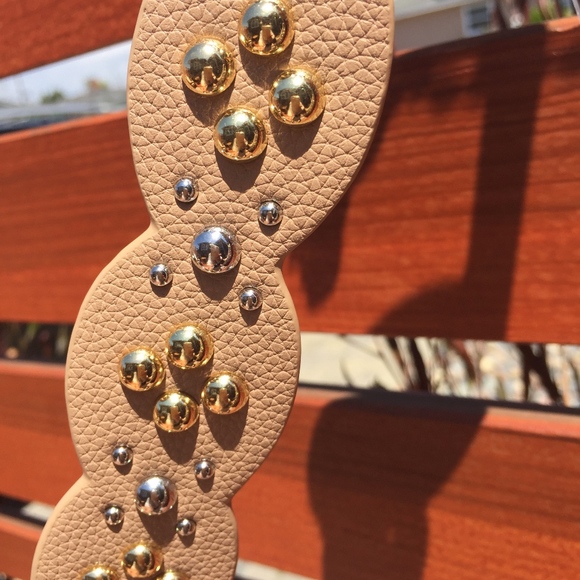 Interchangable shoulder/crossbody strap - Picture 2 of 3